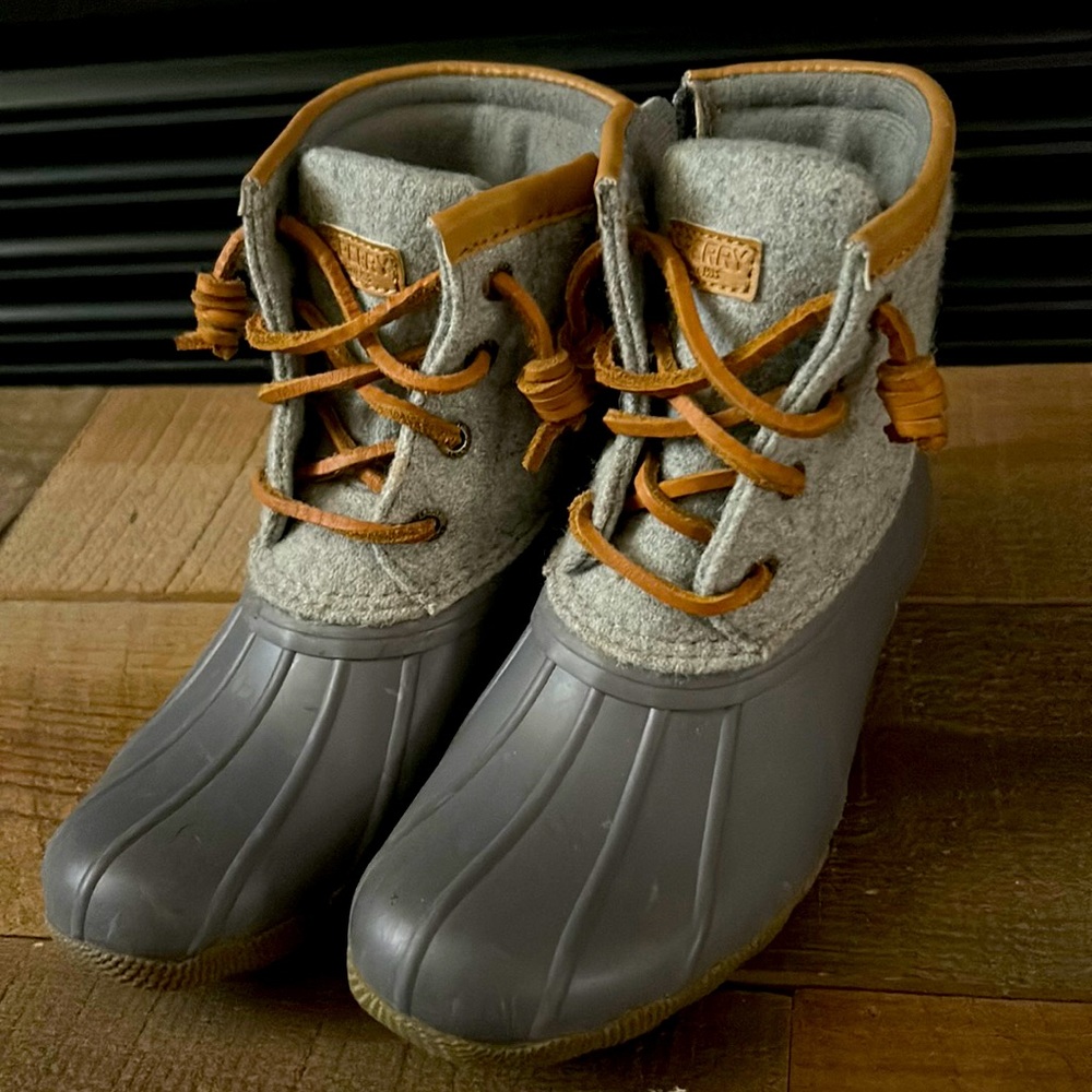 Kids Sperry saltwater duck boots Size 13